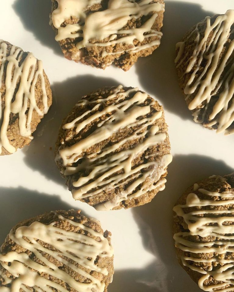 A lil golden hour moment for these VEGAN WHITE CHOCOLATE MATCHA COOKIES

Not goi…