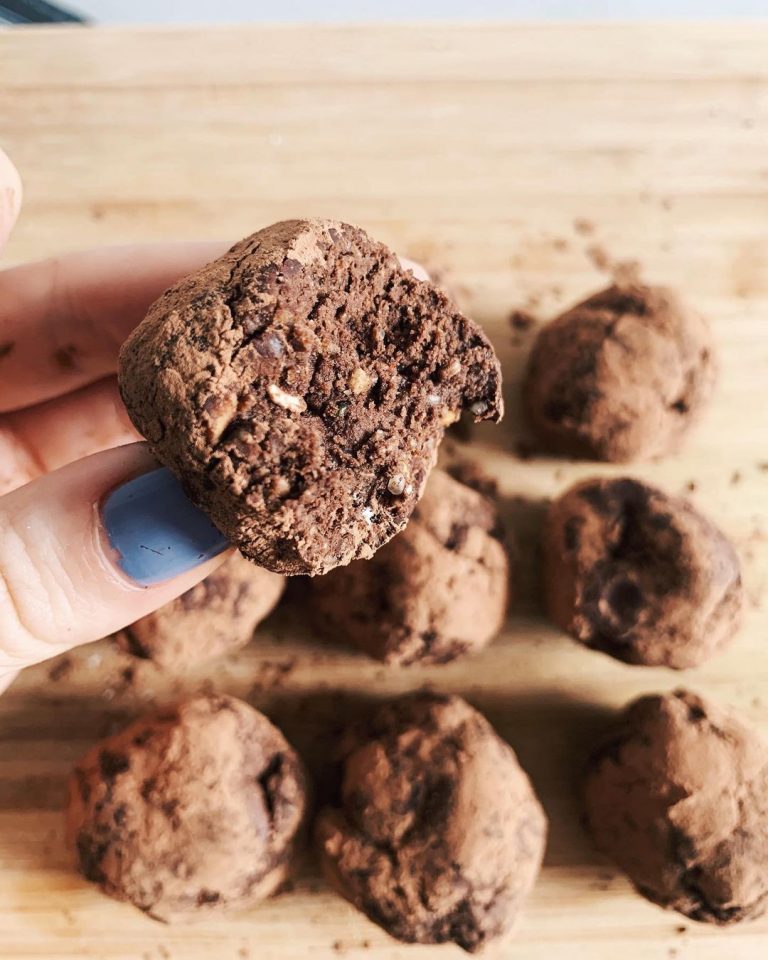 Alright, i’m obsessed with these TRUFFLE BROWNIE PROTEIN BALLS

Cocoa powder is …