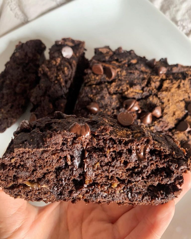 DOUBLE CHOCOLATE ZUCCHINI BREAD

I’ve come to the conclusion that I do not share…