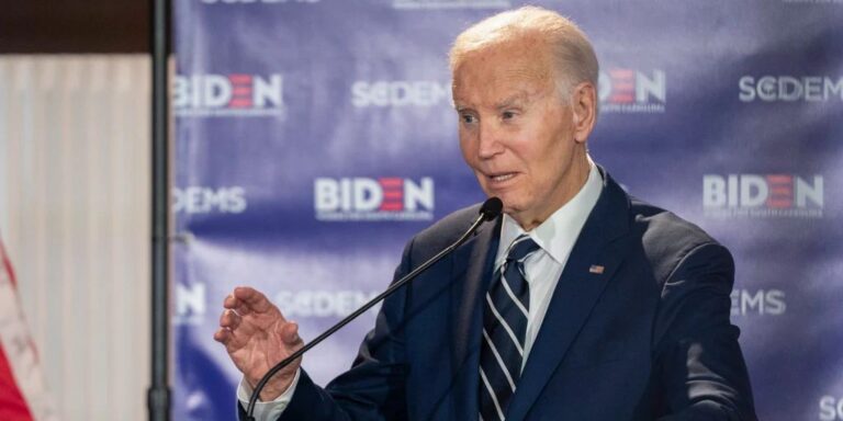 Biden Warns of ‘Dark Days Ahead,’ Alleges Trump Aims to ‘Steal’ Midterm Elections