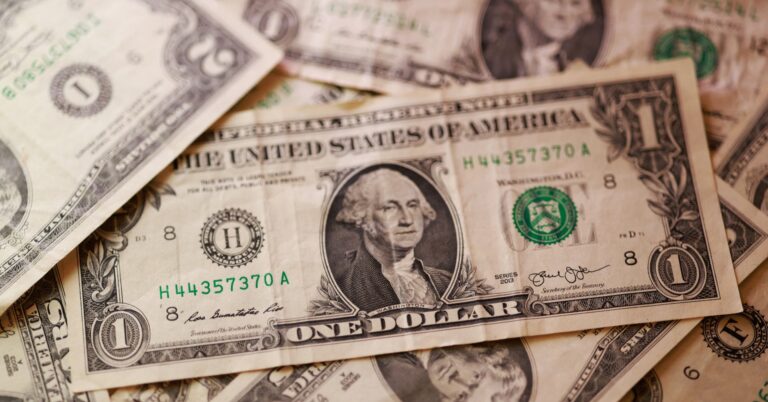 Dollar Nears 10-Month Peak Amid Middle East Escalation and Global Market Jitters