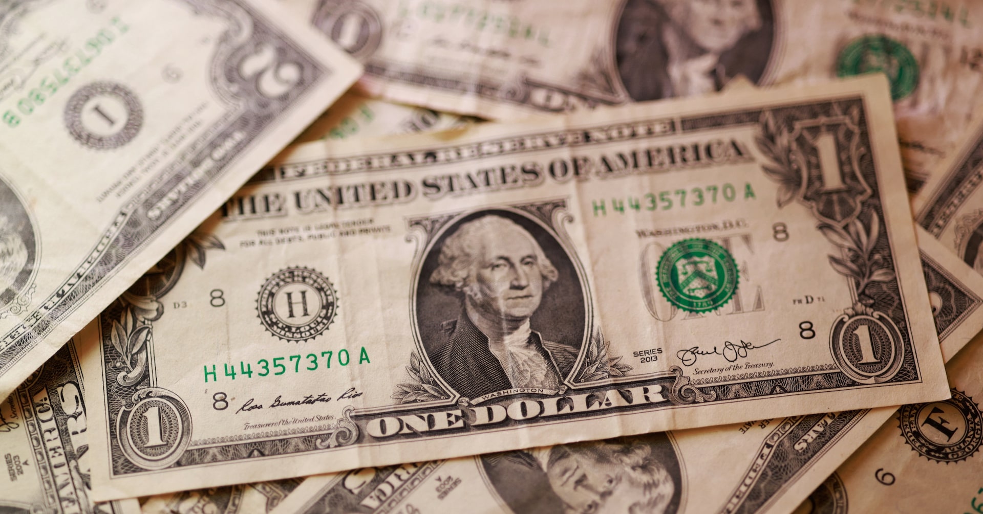 Dollar near 10‑month high on Middle East escalation concerns