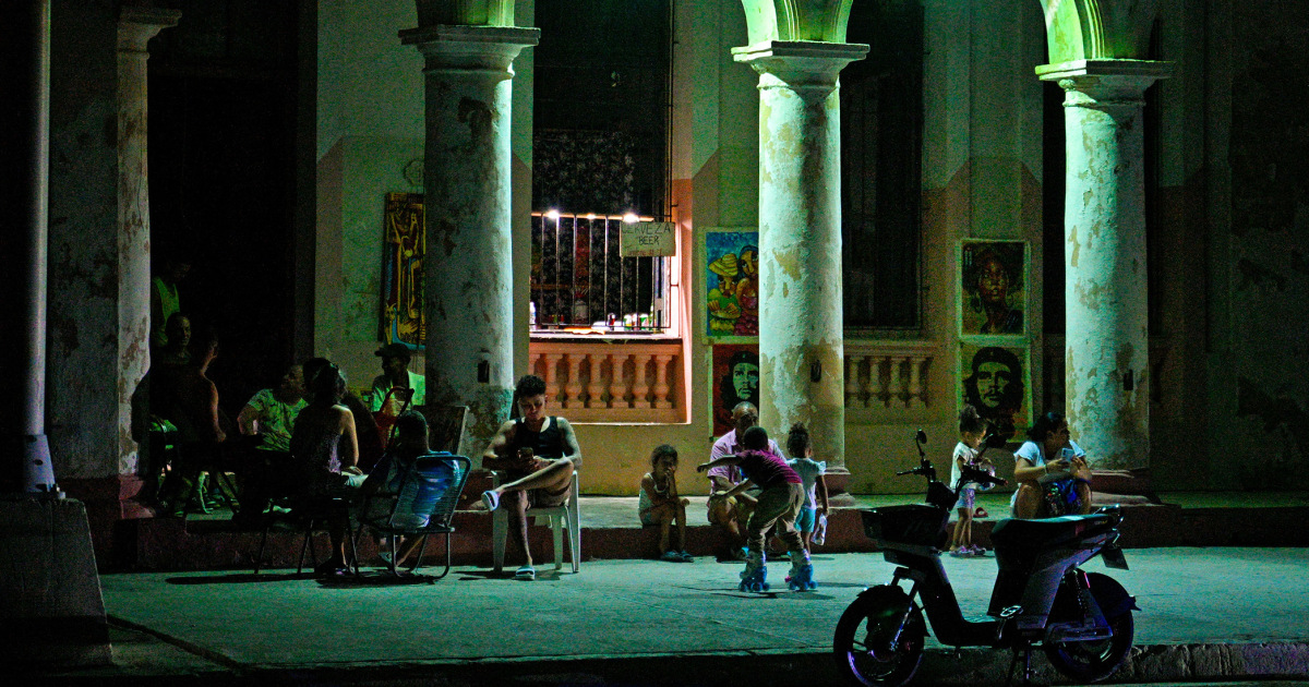 Trump says he has 'no problem' with a Russian oil tanker delivering relief to Cuba